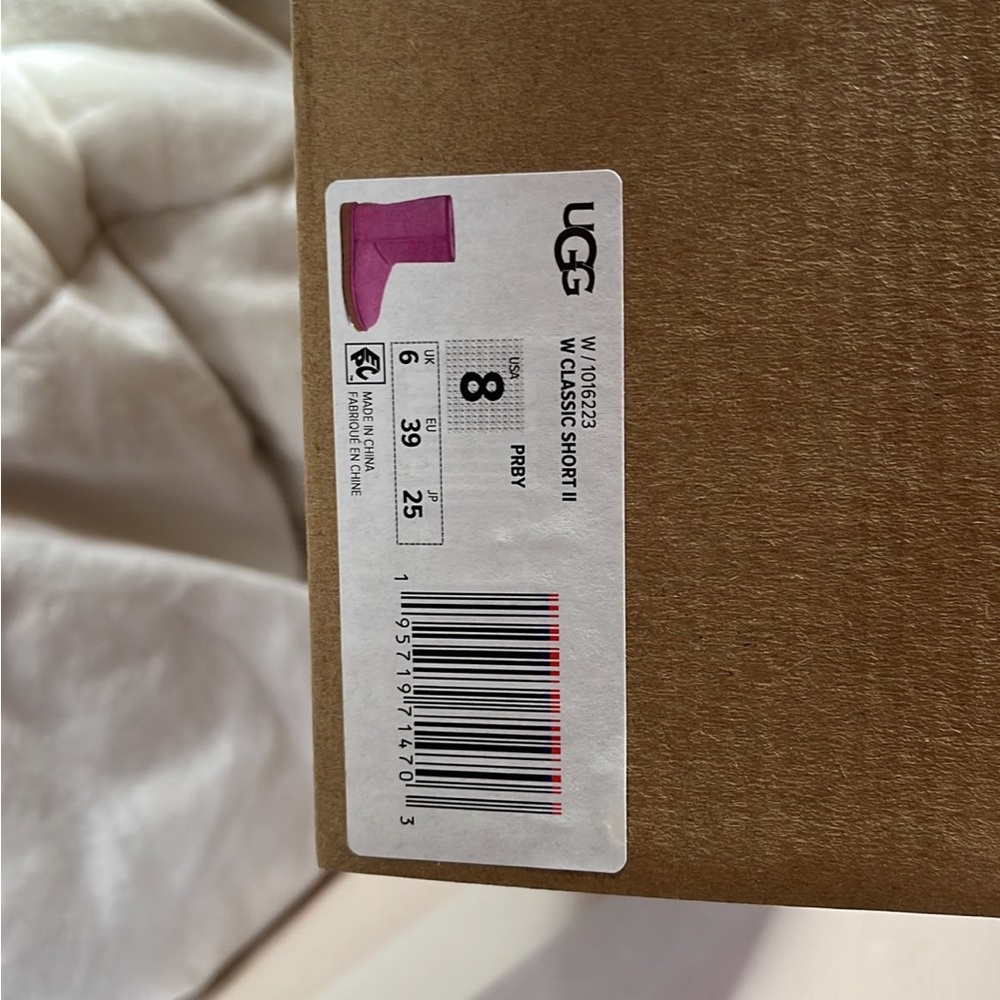 PRBY Uggs ( BRAND NEW)